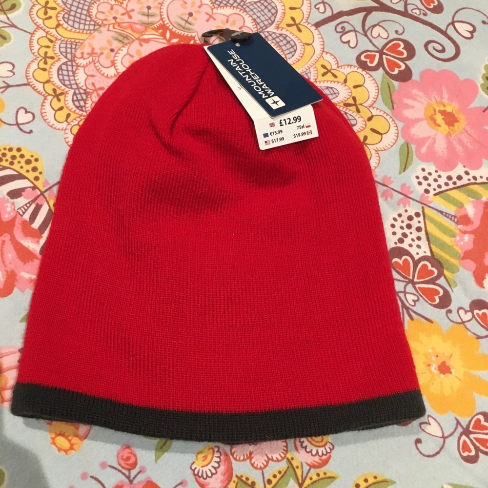 2/25$ Mountain Warehouse winter hat.  Men OS